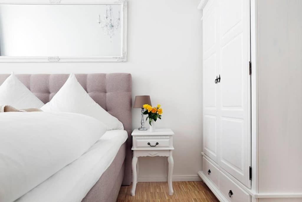 Sc 06 By Rockchair L Superhost Status L 4 Bedrooms Boxspringbeds 2 Bathrooms Balcony Elevator - Cozy Family & Business Flair Welcomes You! * Berlijn