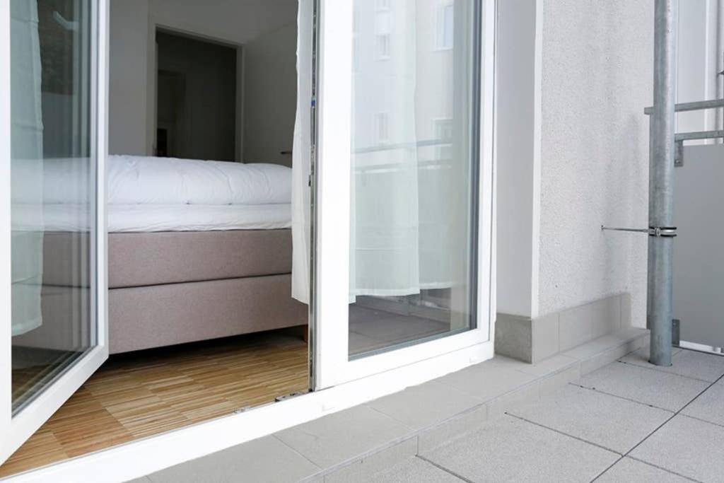 Appartement Sc 06 By Rockchair L Superhost Status L 4 Bedrooms Boxspringbeds 2 Bathrooms Balcony Elevator - Cozy Family & Business Flair Welcomes You! *