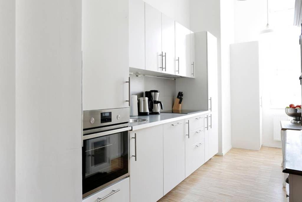 Sc 06 By Rockchair L Superhost Status L 4 Bedrooms Boxspringbeds 2 Bathrooms Balcony Elevator - Cozy Family & Business Flair Welcomes You! Appartement