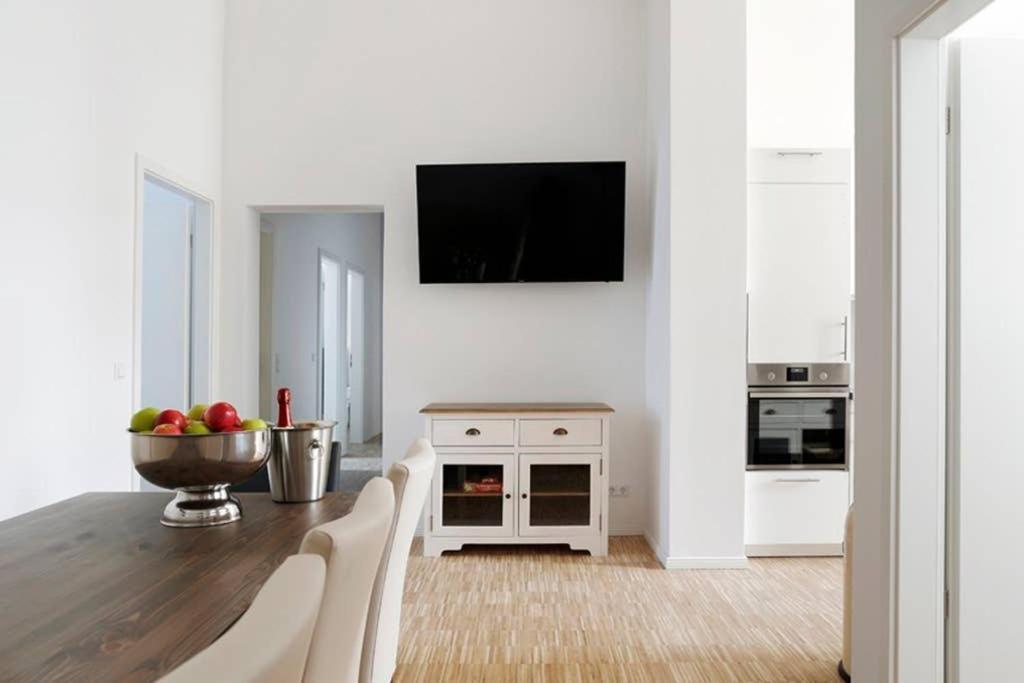 Sc 06 By Rockchair L Superhost Status L 4 Bedrooms Boxspringbeds 2 Bathrooms Balcony Elevator - Cozy Family & Business Flair Welcomes You! Appartement