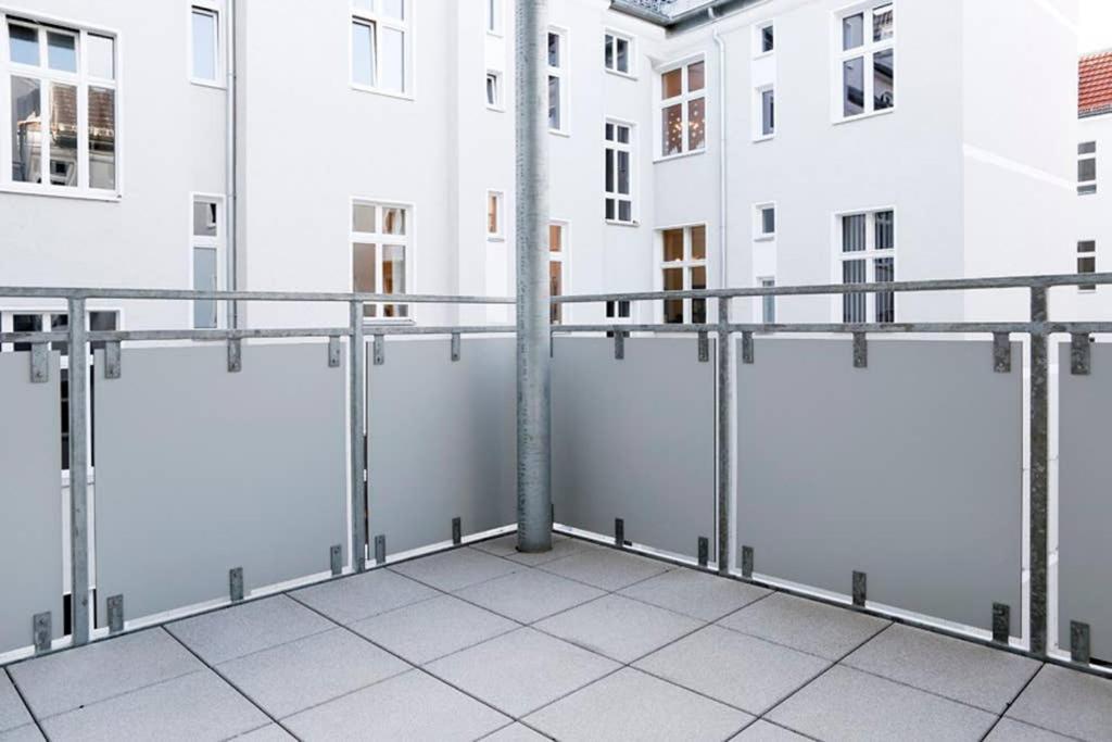 Appartement Sc 06 By Rockchair L Superhost Status L 4 Bedrooms Boxspringbeds 2 Bathrooms Balcony Elevator - Cozy Family & Business Flair Welcomes You!