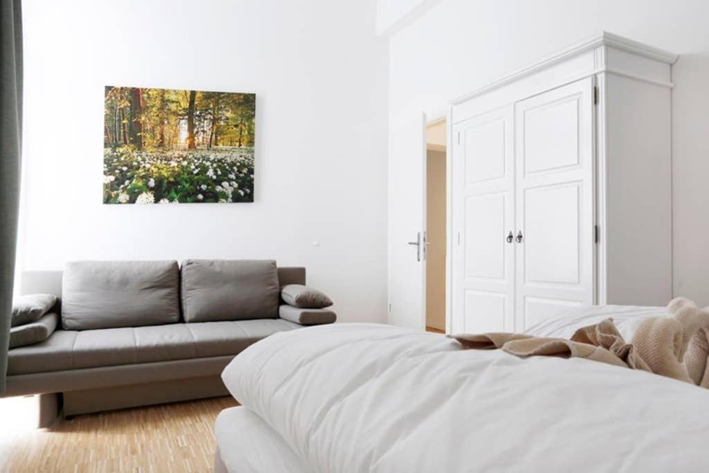 Appartement Sc 06 By Rockchair L Superhost Status L 4 Bedrooms Boxspringbeds 2 Bathrooms Balcony Elevator - Cozy Family & Business Flair Welcomes You! *