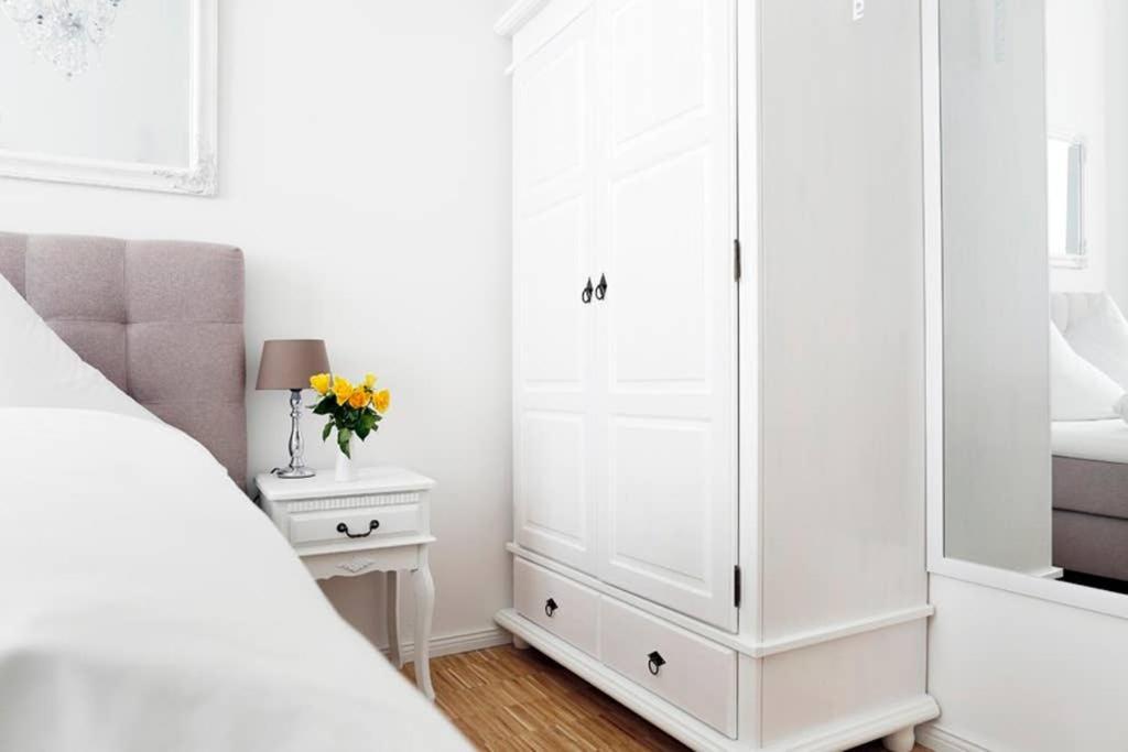 Sc 06 By Rockchair L Superhost Status L 4 Bedrooms Boxspringbeds 2 Bathrooms Balcony Elevator - Cozy Family & Business Flair Welcomes You! Berlijn